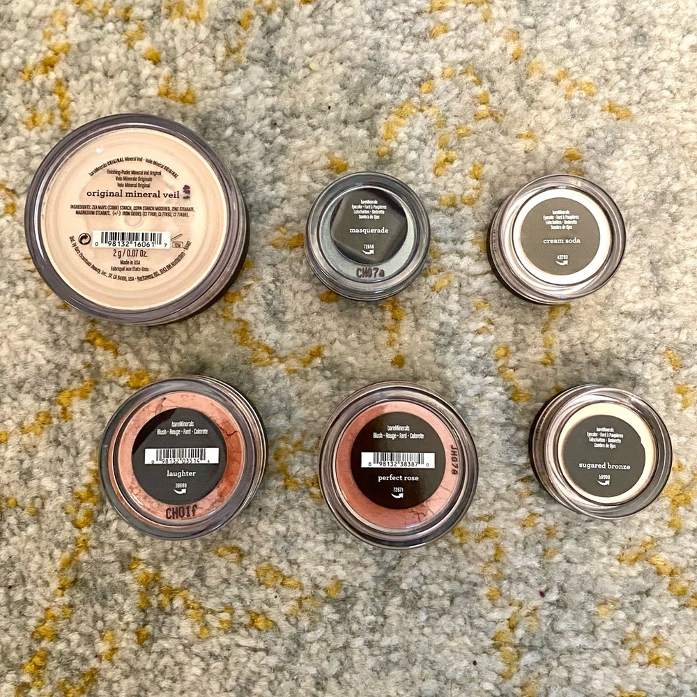 Bare Minerals Value Pack - 1 original mineral veil, 3 eyecolors, & 2 blushes
